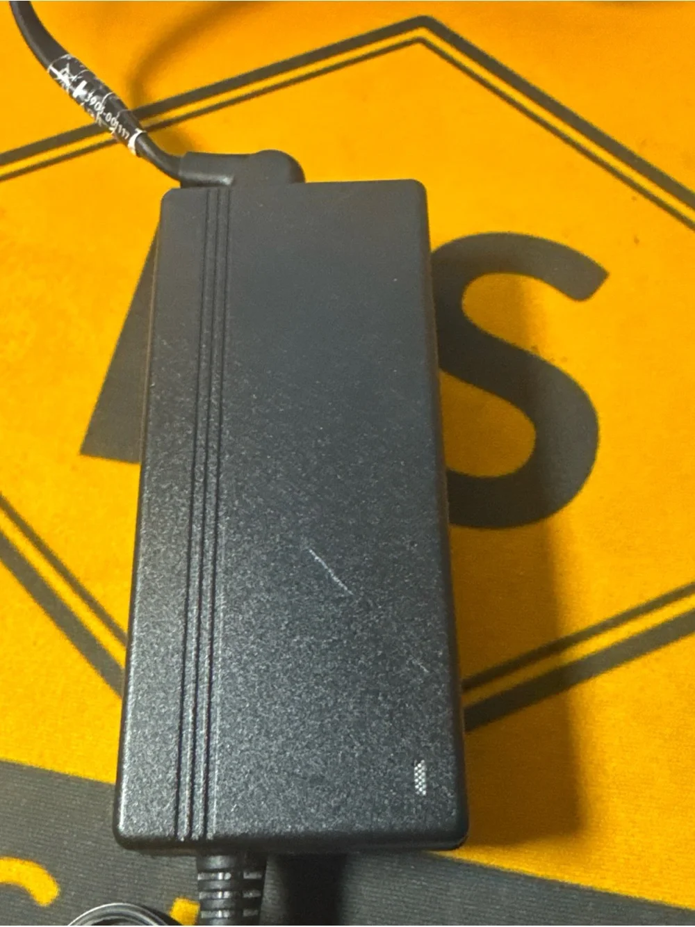 Switching Adapter Mp65-240250-e2 5.3 1.7mm 24.0v 2.5A Power Supply